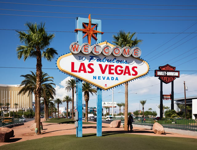 Welcome to Fabulous Las Vegas Sign, welcoming tourists to the city
