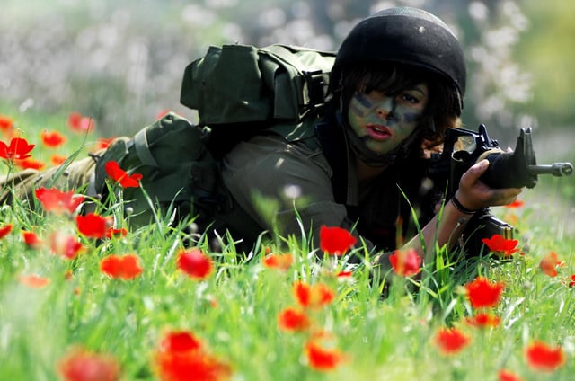 A female soldier of the IDF Search and Rescue Unit.