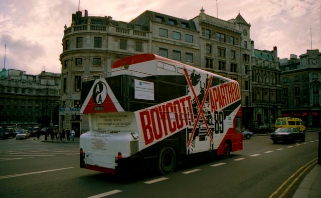 London "Boycott Apartheid" bus, 1989