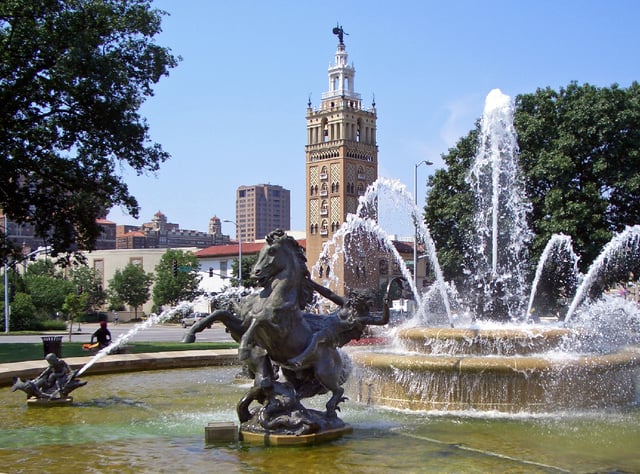 J.C. Nichols Memorial Fountain, by Henri-Léon Gréber, in Mill Creek Park, adjacent to the Country Club Plaza.