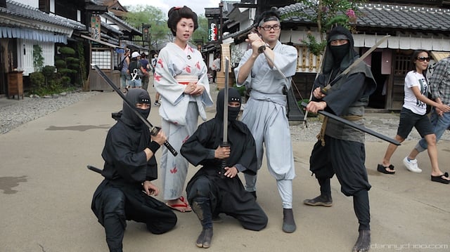 Ninjatō-wielding Edo Wonderland Nikko Edomura entertainers, October 2010