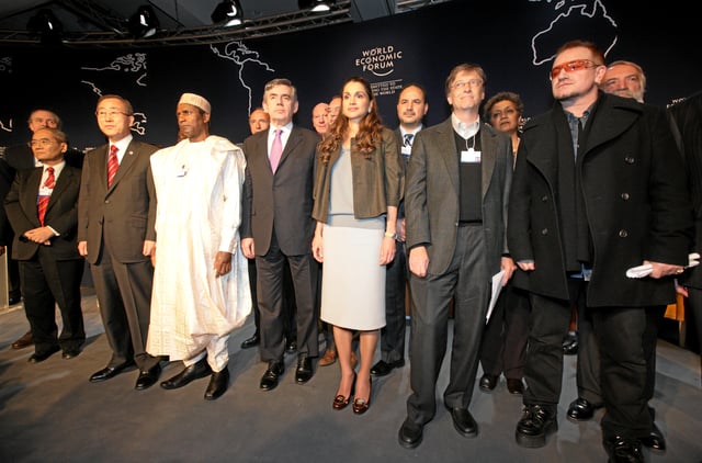 Gates with Bono, Queen Rania of Jordan, former British Prime Minister Gordon Brown, President Umaru Yar'Adua of Nigeria and others during the Annual Meeting 2008 of the World Economic Forum
