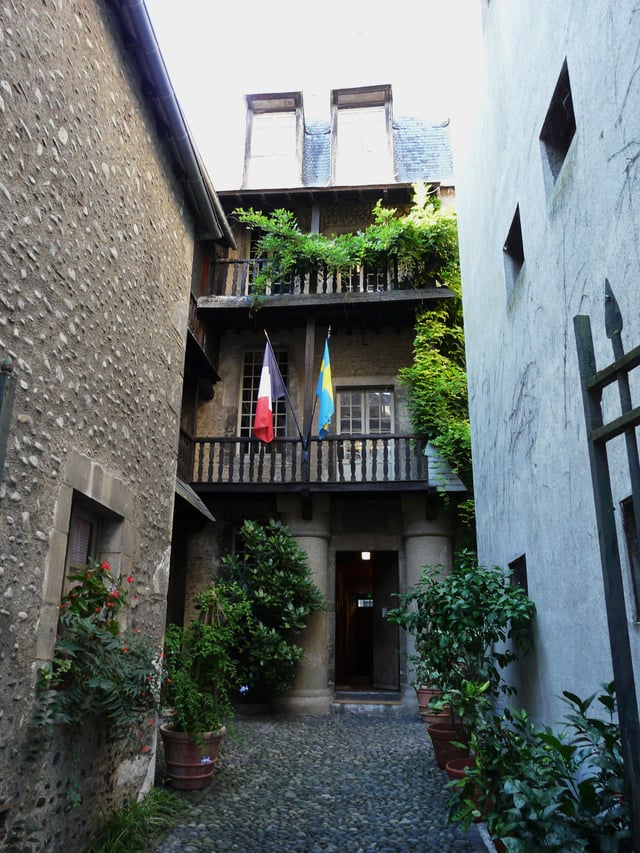 Entrance to the Musée Bernadotte, on Rue Tran