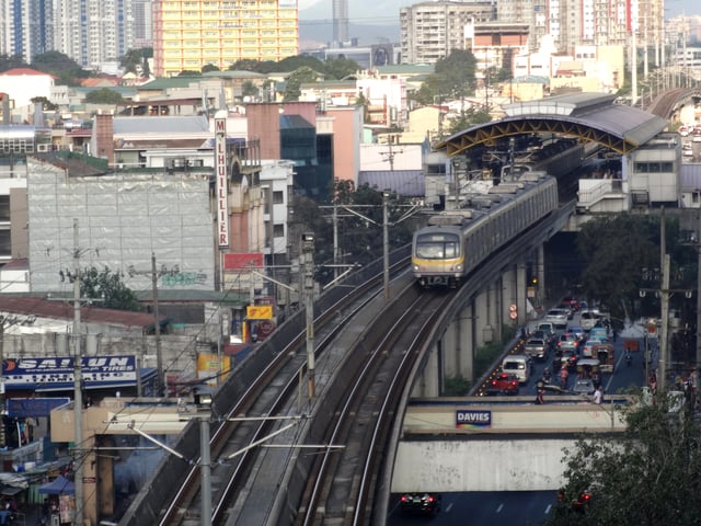 Pureza Station of Line 2 in Santa Mesa