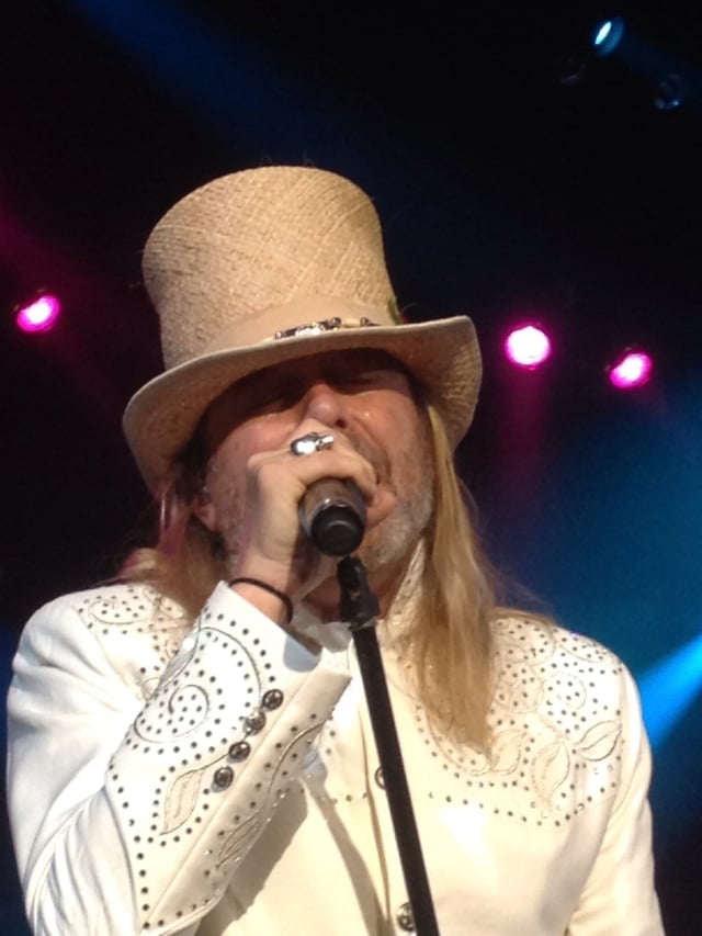 Zander performing live at Ruth Eckerd Hall, Clearwater, Florida – January 31, 2014
