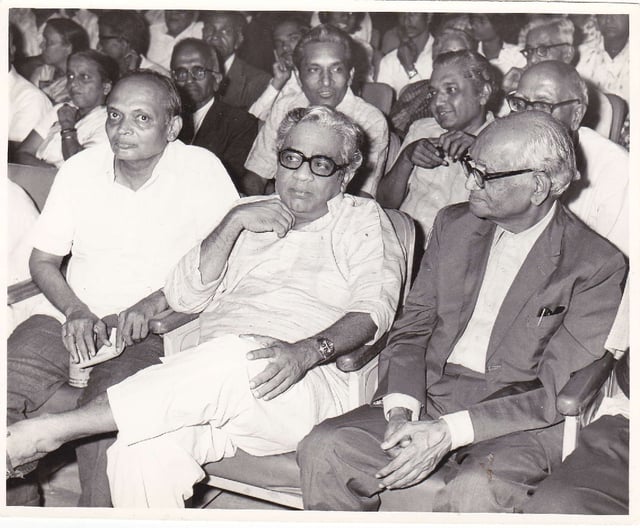P L Deshpande (in centre), one of the most popular authors in Marathi language