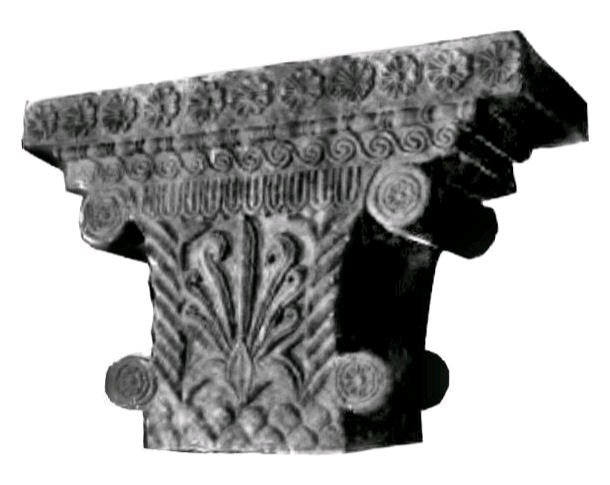 The Pataliputra capital, a 3rd-century BCE capital from the Mauryan palace in Pataliputra, displaying Hellenistic designs.