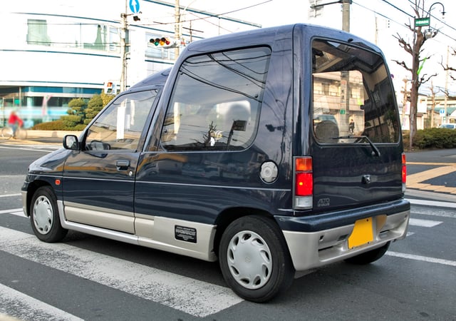 Alto Hustle (CR22S), equipped with Alto Works sideskirts