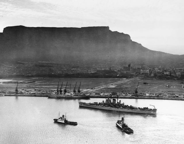 In 1945 the expansion of the Cape Town foreshore adding an additional 480 acres to the city bowl area was completed.