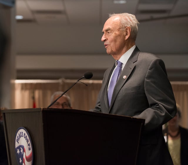 Wofford speaks at Peace Corps ceremony in 2014.