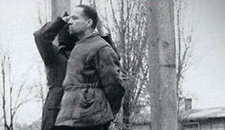 Höss on the gallows, immediately before his execution