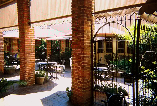 Alleyway & Patio Restaurant in Natchitoches