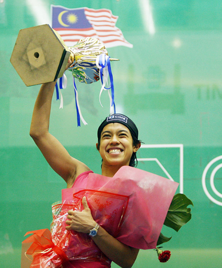 Current World No. 1 of women's squash, Malaysia's Nicol David, is of Chindian descent.