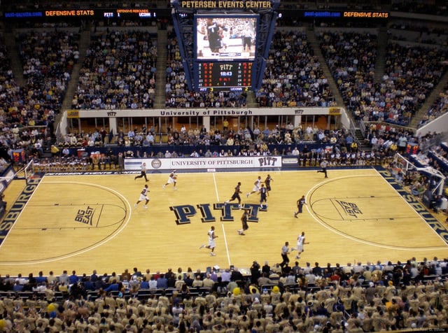 Pitt basketball in the Petersen Events Center