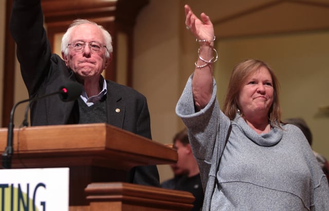 Sanders with his wife Jane O'Meara in Des Moines, Iowa, January 2016