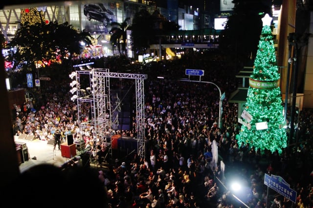 Anti-government protests at Rajaprasong Intersection, Bangkok, 22 December 2013