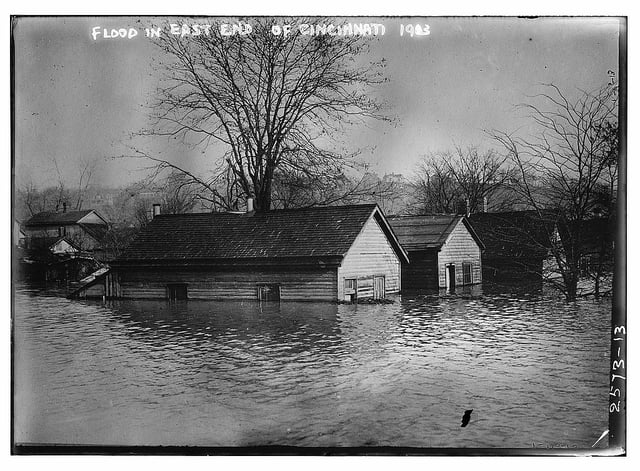 Cincinnati's East End neighborhood during the Great Flood of 1913.