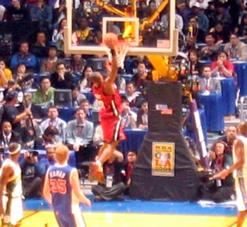Wade dunking the ball during the 2004 Rookie Challenge game for the Rookies team.