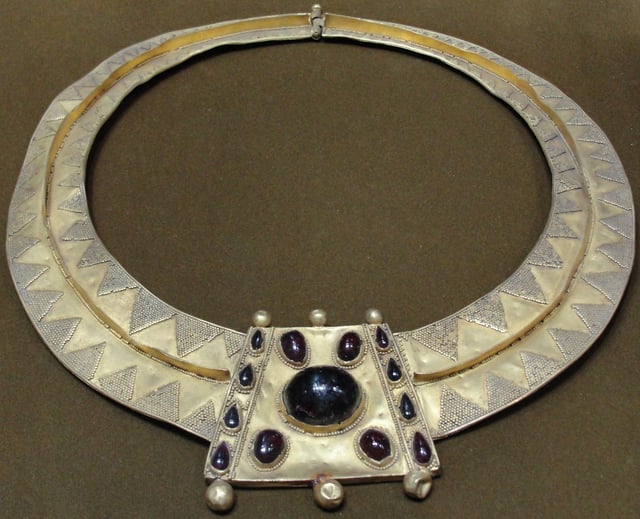 Parthian golden necklace, 2nd century AD, Iran, Reza Abbasi Museum