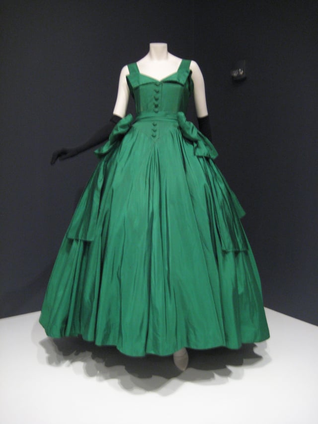 Ball gown by Dior, silk taffeta, 1954. Indianapolis Museum of Art.