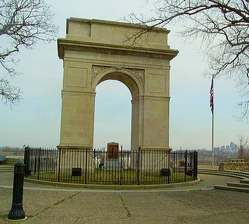 Rosedale Arch, a replica of the Arc de Triomphe, at the top of Memorial Drive (39°3′49.8″N 94°36′54.2″W   ).