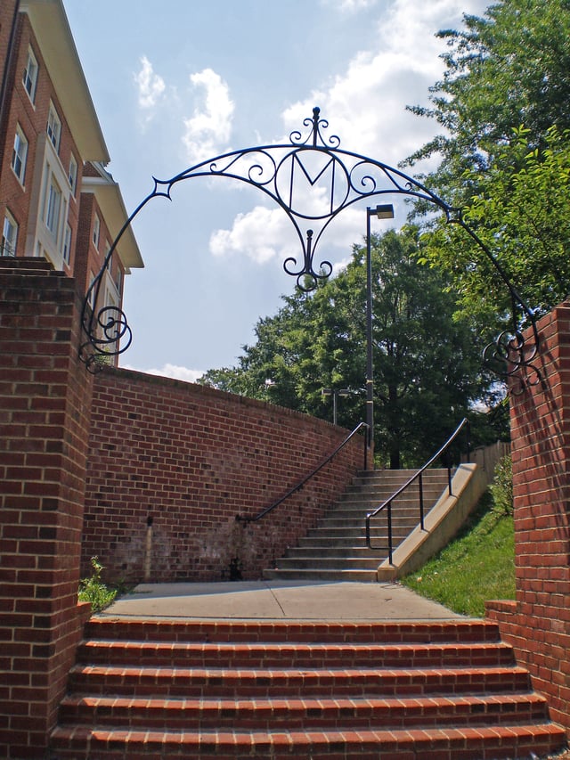 An arched gateway on campus