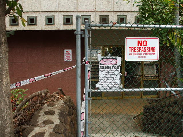 Wailuku, Hawaii post office sealed off for asbestos removal