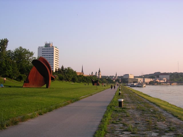 The Danube Bike Trail leading through the city Linz