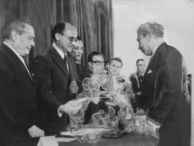 Luis Echeverria Álvarez, president of Mexico with engineer Oscar Vega Argüelles.