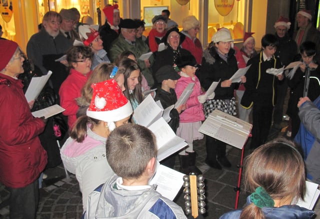 Christmas carolers in Jersey