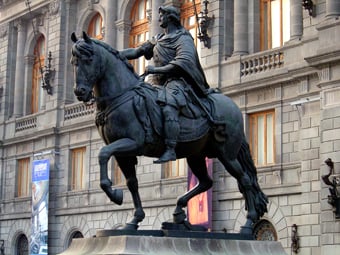 El caballito de Tolsa, equestrian statue representing Charles IV of Spain, built between 1796-1803.