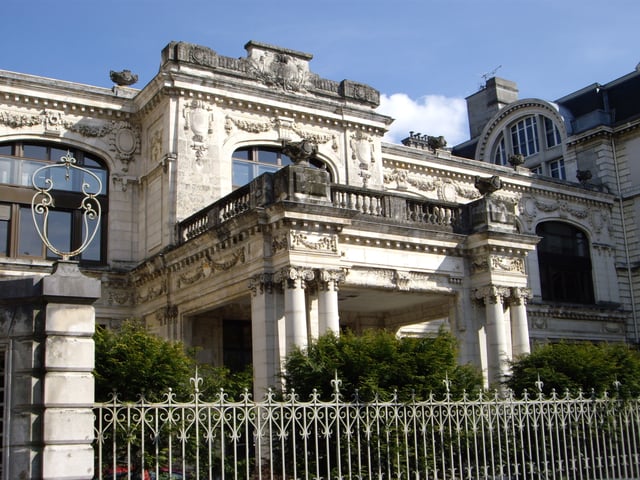 The Hotel de France, headquarters of the metropolitan area