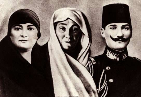 Mustafa Kemal with his mother Zübeyde Hanım (middle) and sister Makbule Atadan (left)