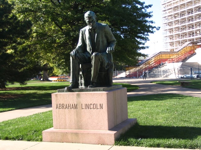 Abraham Lincoln Statue in Topeka park