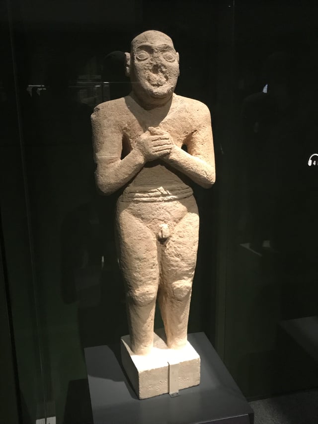 The Worshiping Servant statue (2500 BC), above one metre in height, the statue is much taller than any possible Mesopotamian or Harappan models