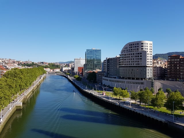 The estuary of Bilbao in the city