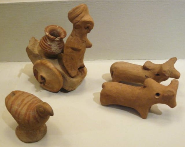 Miniature Votive Images or Toy Models from Harappa, c. 2500 BCE. Hand-modeled terra-cotta figurines indicate the yoking of zebu oxen for pulling a cart and the presence of the chicken, a domesticated jungle fowl.