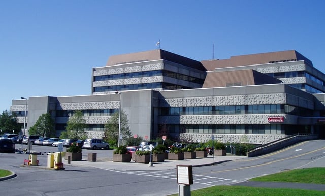 The Children's Hospital of Eastern Ontario (CHEO) is a major children's and teaching hospital. The health sector is another major employer in Ottawa.