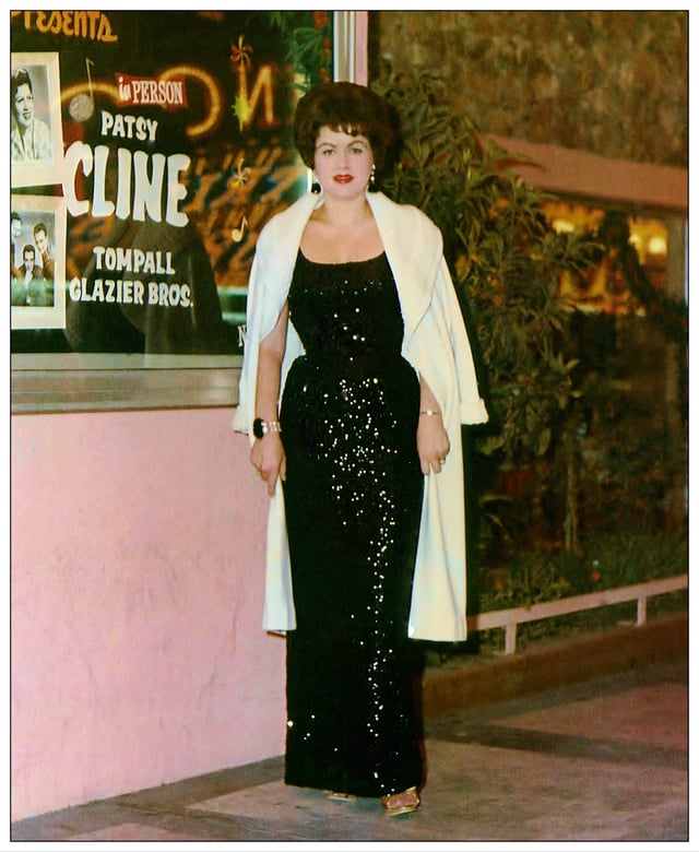 Patsy Cline in front of the Merri-Mint Theatre in Las Vegas, Nevada, late 1962