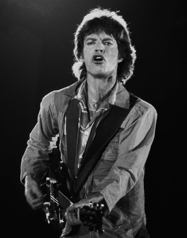 Jagger performing in 1982