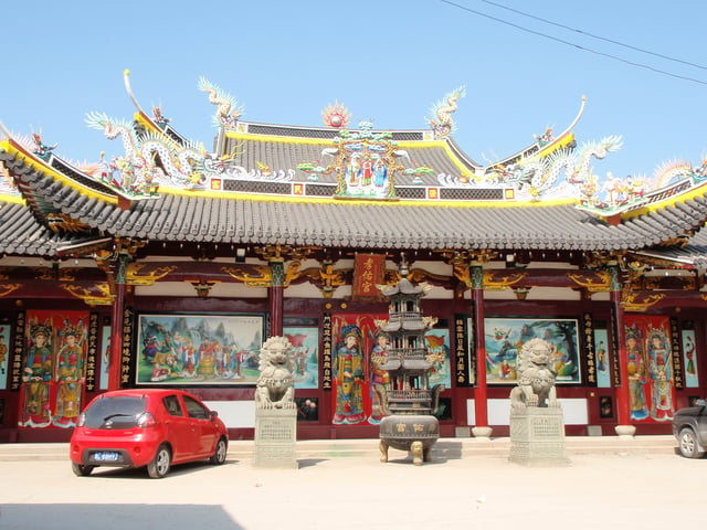 Temple of the Filial Blessing (孝佑宫 Xiàoyòugōng), an ancestral temple of a lineage church, in Wenzhou, Zhejiang