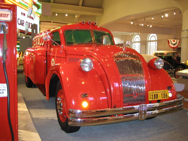 1939 Dodge Airflow Texaco tanker truck