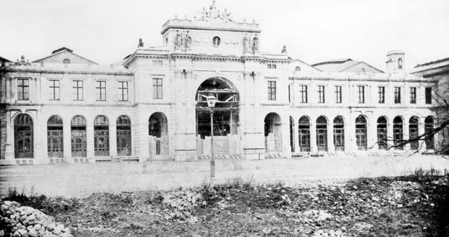 Photo of the new Bahnhof in 1871.