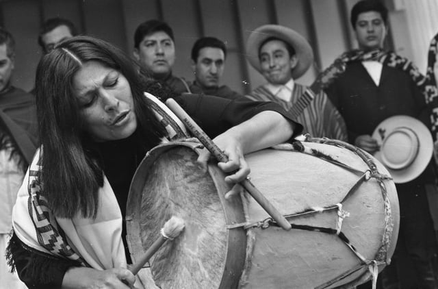 Mercedes Sosa performing in 1967