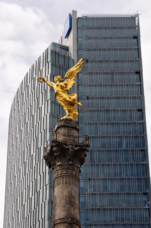 Angel of Independence on Paseo de la Reforma avenue.