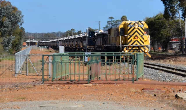 Train leaving the Narrogin yard