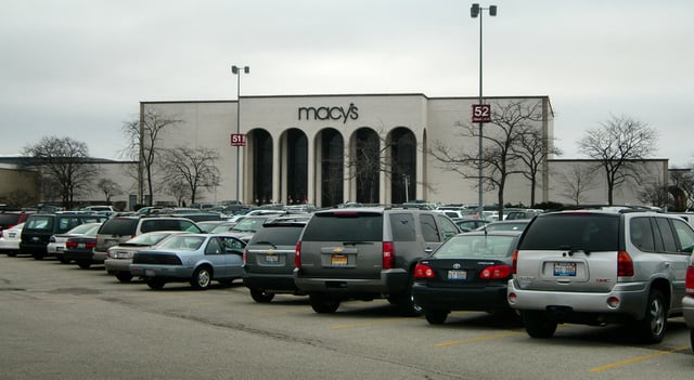 Exterior of a typical ex-Marshall Field's suburban Macy's store at Westfield Hawthorn in Vernon Hills, Illinois