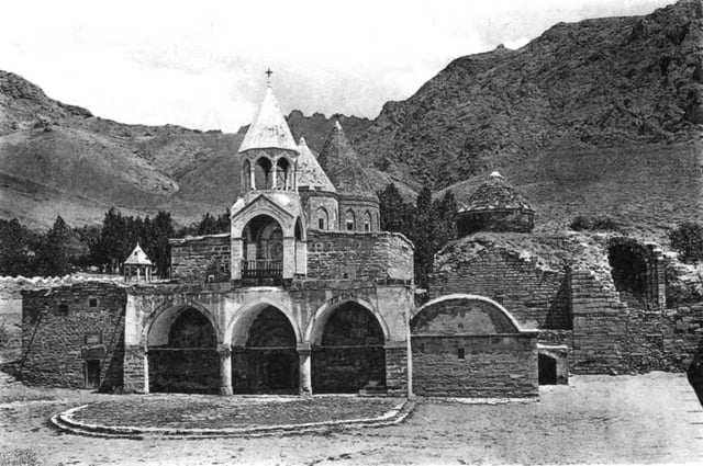 Varagavank monastery in Van (1913), burned and destroyed by the Turkish army in May 1915.