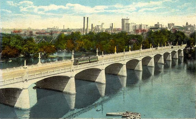 By the early 20th century Richmond had an extensive network of electric streetcars, as shown here crossing the Mayo Bridge across the James River, ca. 1917