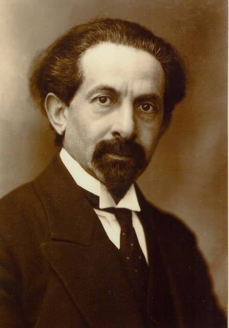 Polish neurologist Edward Flatau greatly influenced the developing field of neurology. He published a human brain atlas in 1894 and wrote a fundamental book on migraines in 1912.